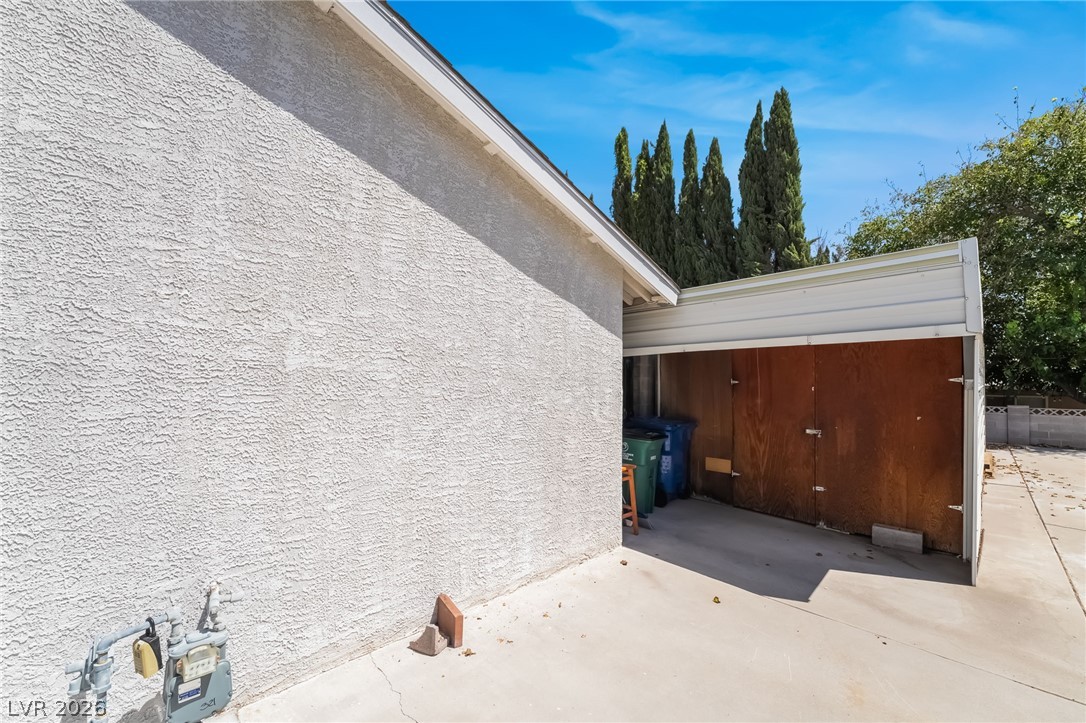 Photo 6 of 37, 1324 Appaloosa Road
