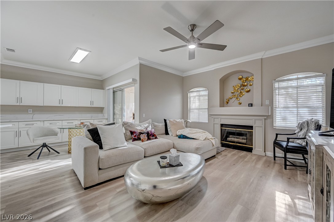 Photo 2 of 5415 W Harmon Avenue #1029