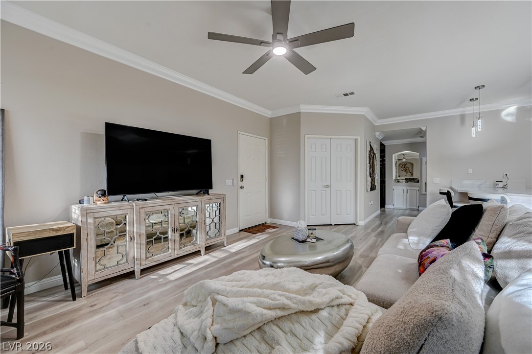 Photo 4 of 5415 W Harmon Avenue #1029