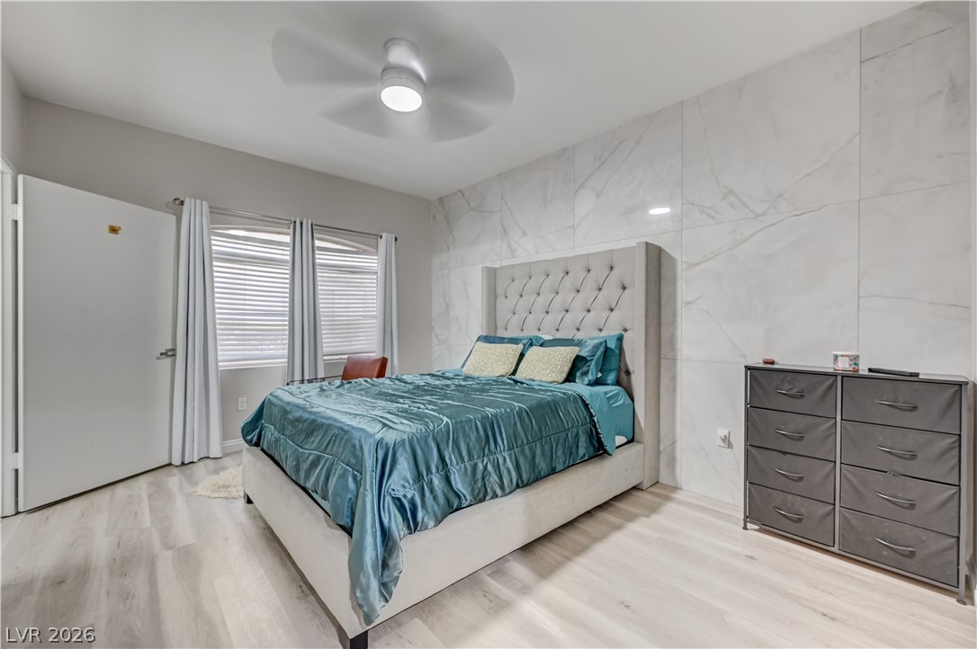Photo 12 of 30, 5415 W Harmon Avenue #1029
