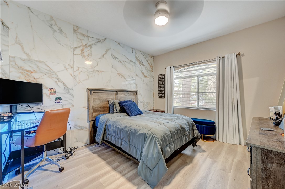 Photo 16 of 30, 5415 W Harmon Avenue #1029