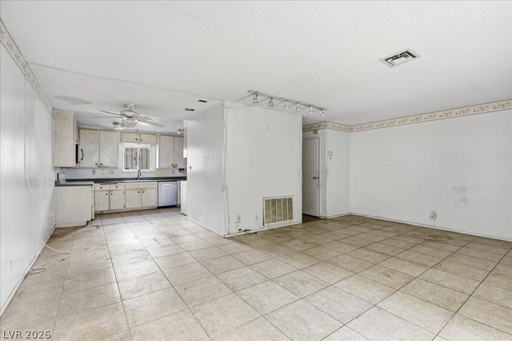 Photo 4 of 179 Greenbriar Townhouse Way