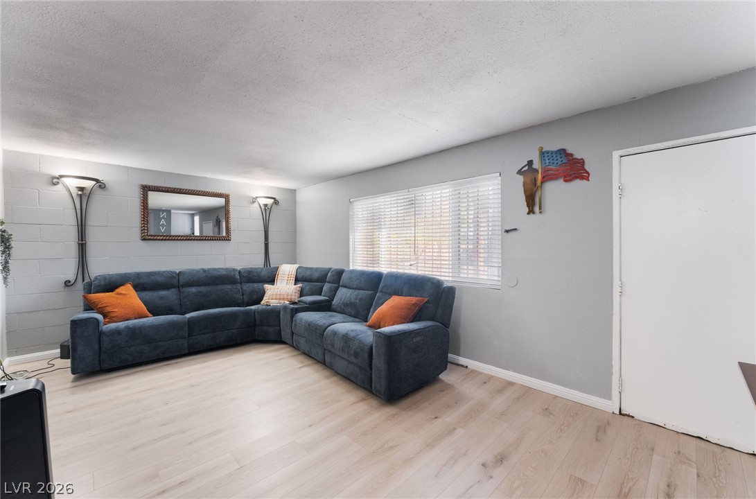 Photo 9 of 23, 2515 Donna Street #C