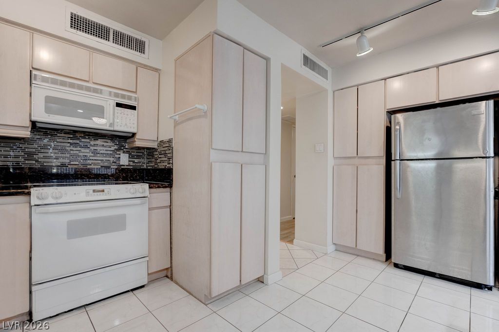 Photo 3 of 3111 Bel Air Drive #3A
