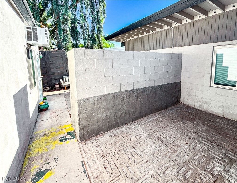 Photo 10 of 11, 2105 S 15th Street