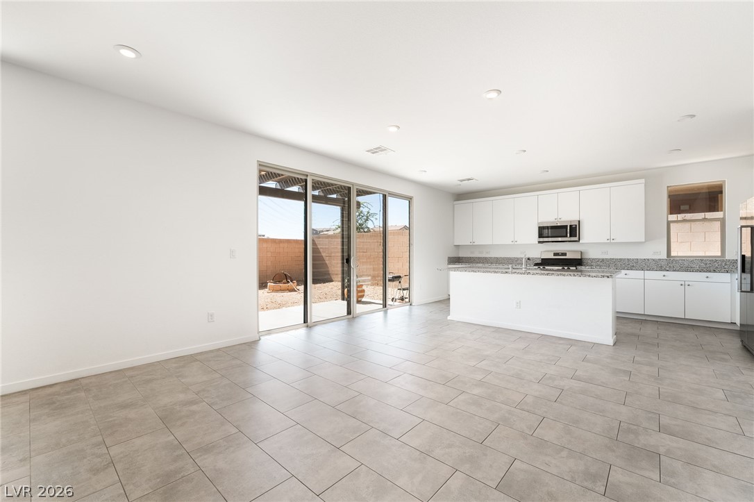 Photo 11 of 65, 6215 Bravestar Court