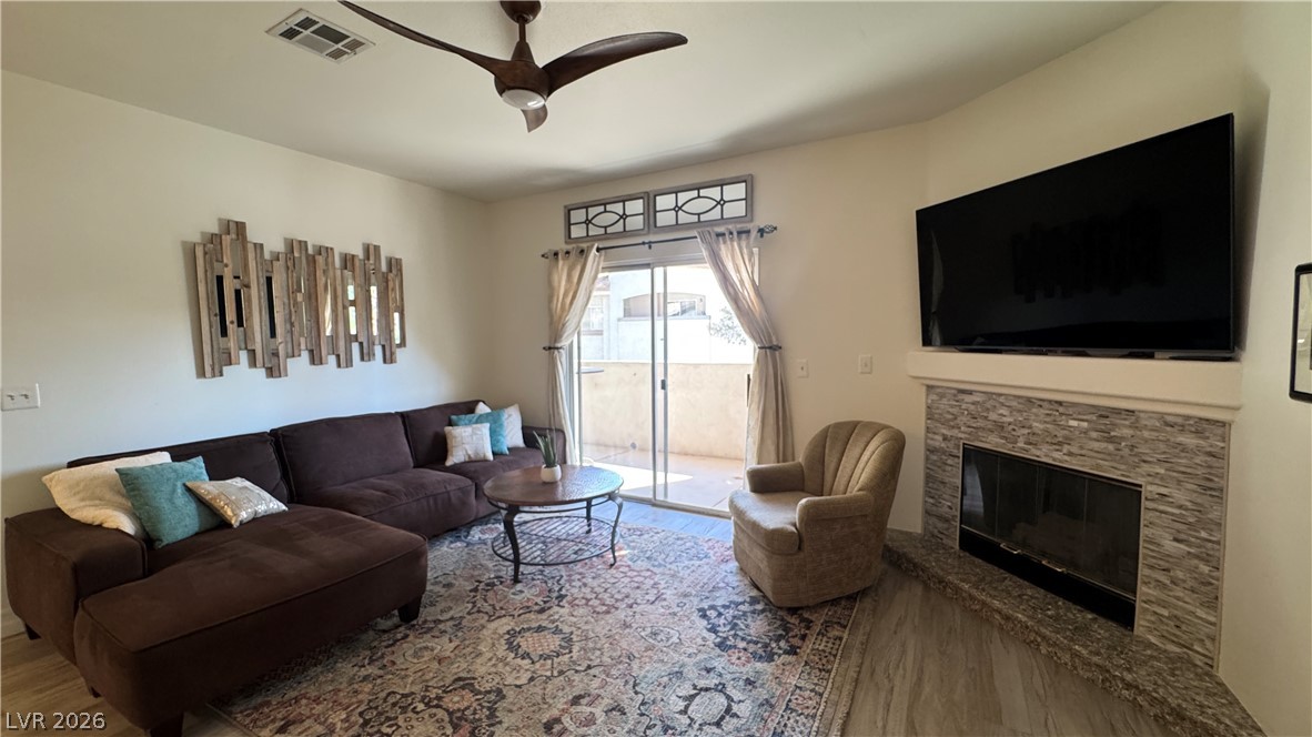 Photo 6 of 40, 8304 Apple Glaze Avenue #203