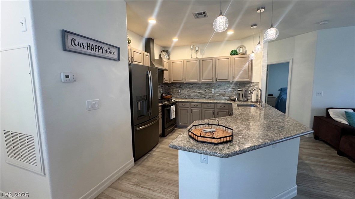 Photo 10 of 40, 8304 Apple Glaze Avenue #203