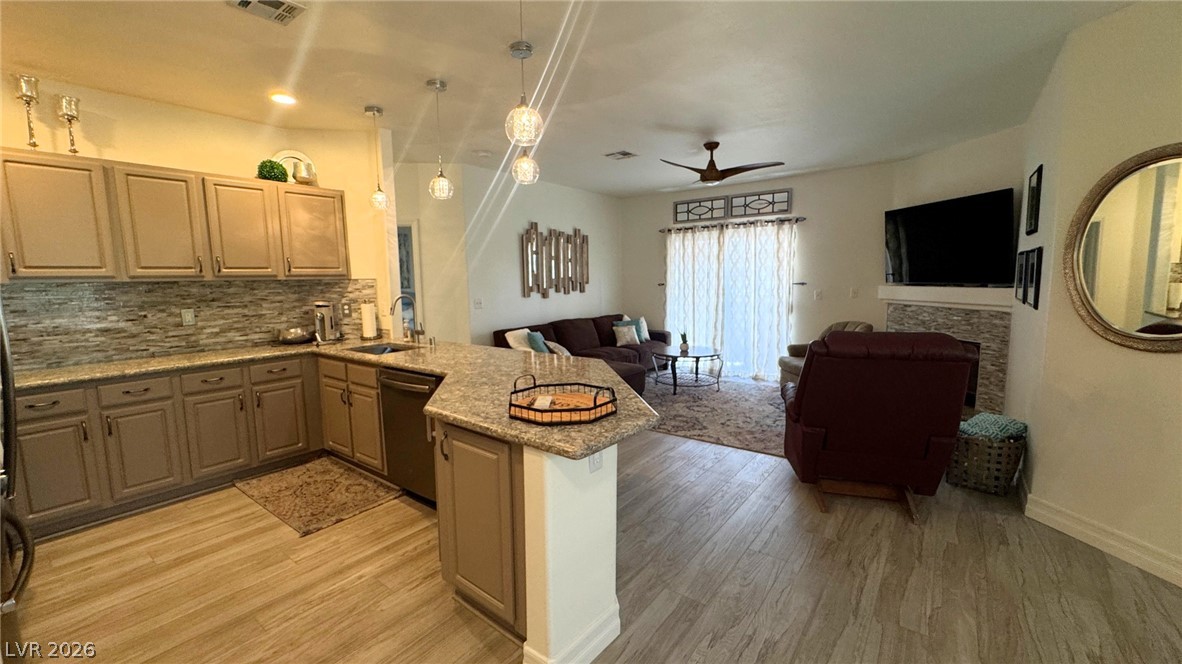 Photo 12 of 40, 8304 Apple Glaze Avenue #203