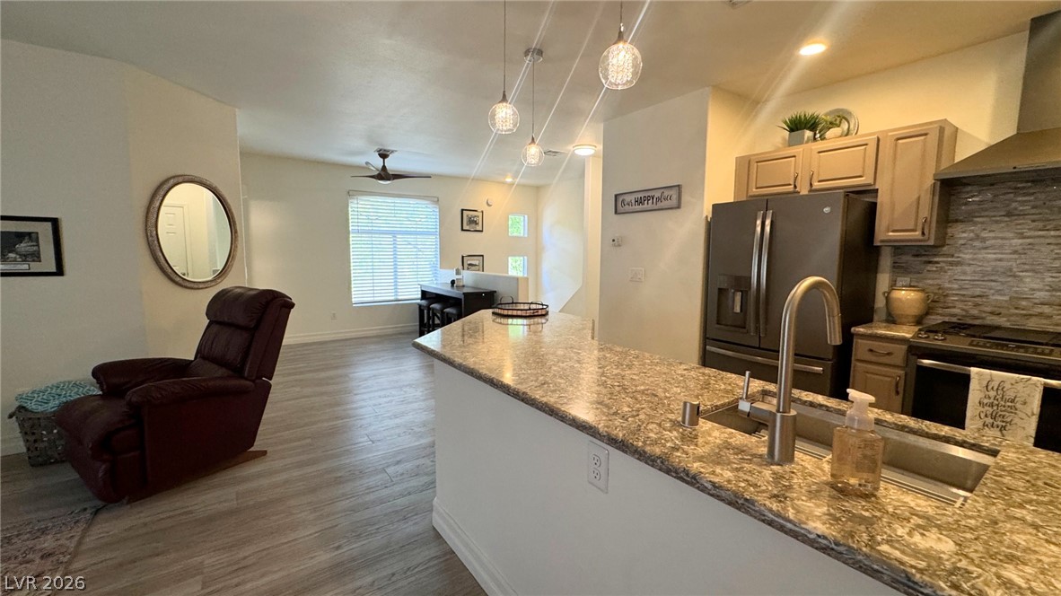 Photo 13 of 40, 8304 Apple Glaze Avenue #203