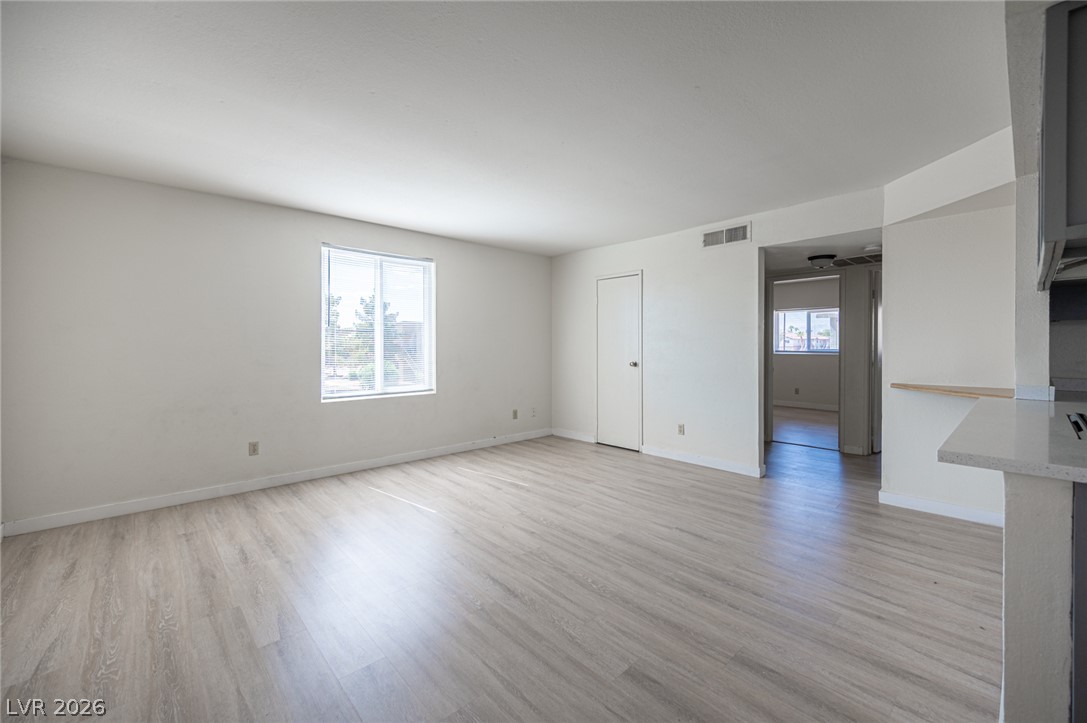 Photo 4 of 4920 Stanley Avenue