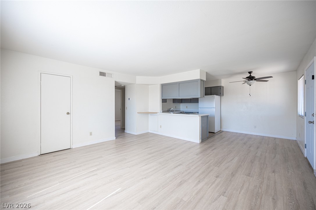 Photo 5 of 4920 Stanley Avenue