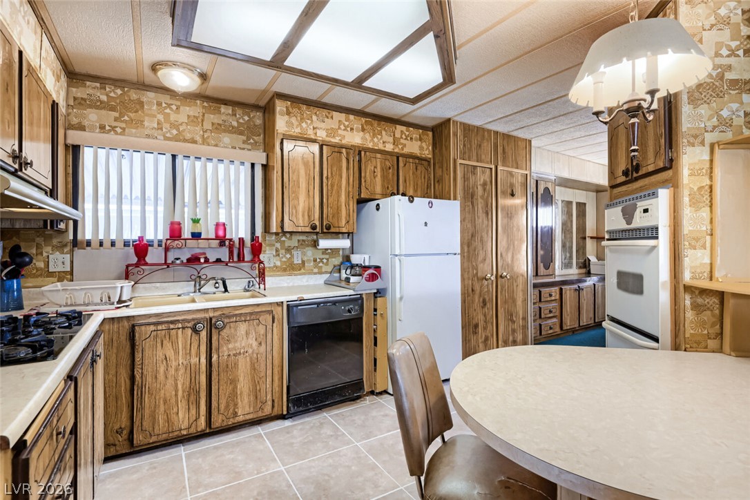 Photo 6 of 18, 5109 Ridge Avenue #269