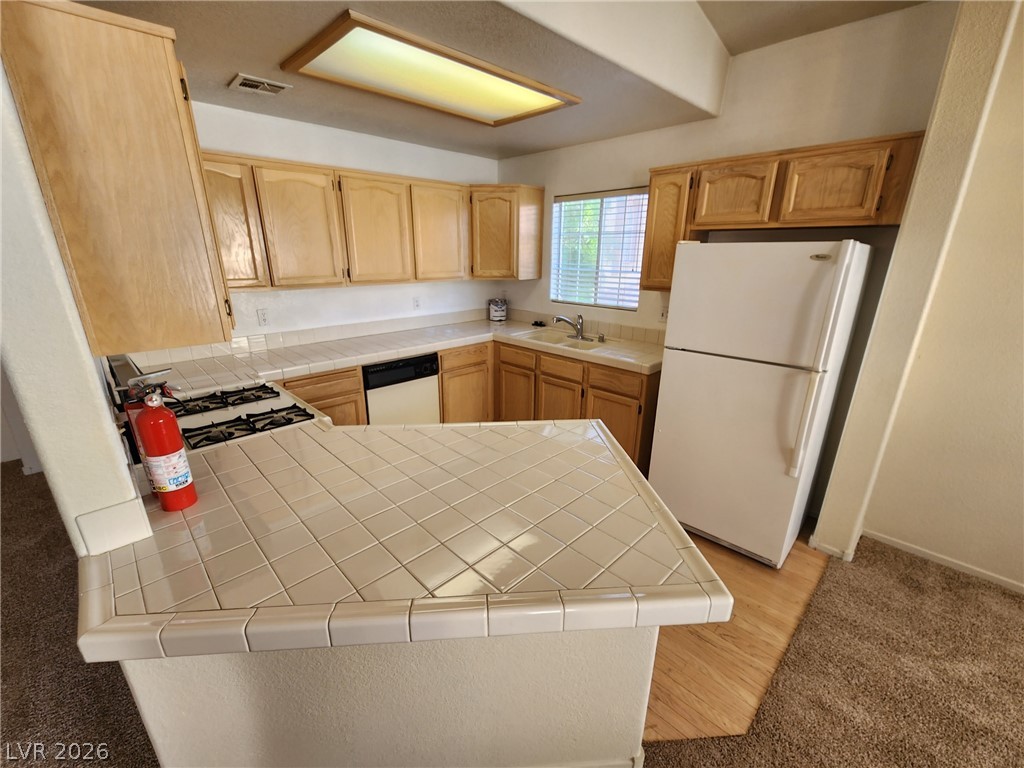 Photo 11 of 42, 8301 Boseck Drive #237
