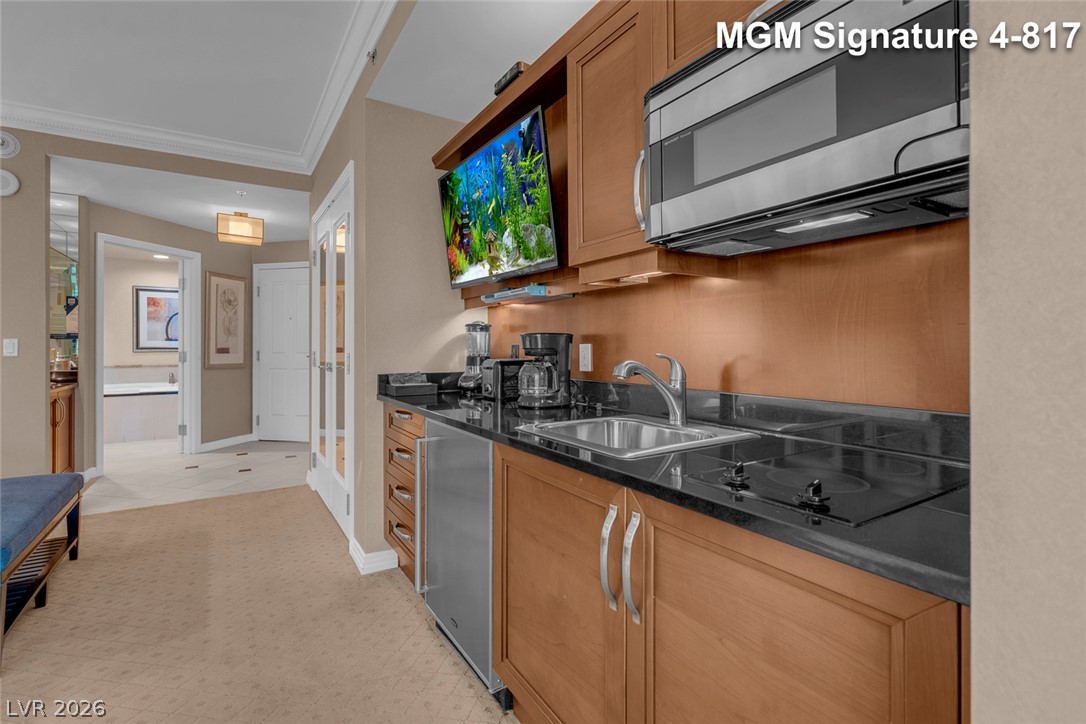 Photo 27 of 61, 125 E Harmon Avenue #417