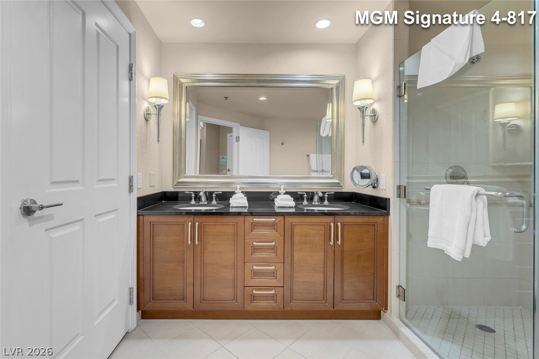 Photo 33 of 61, 125 E Harmon Avenue #417