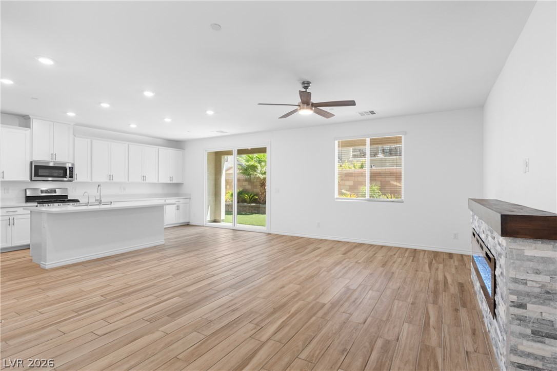 Photo 5 of 820 Aurelie Ridge Street