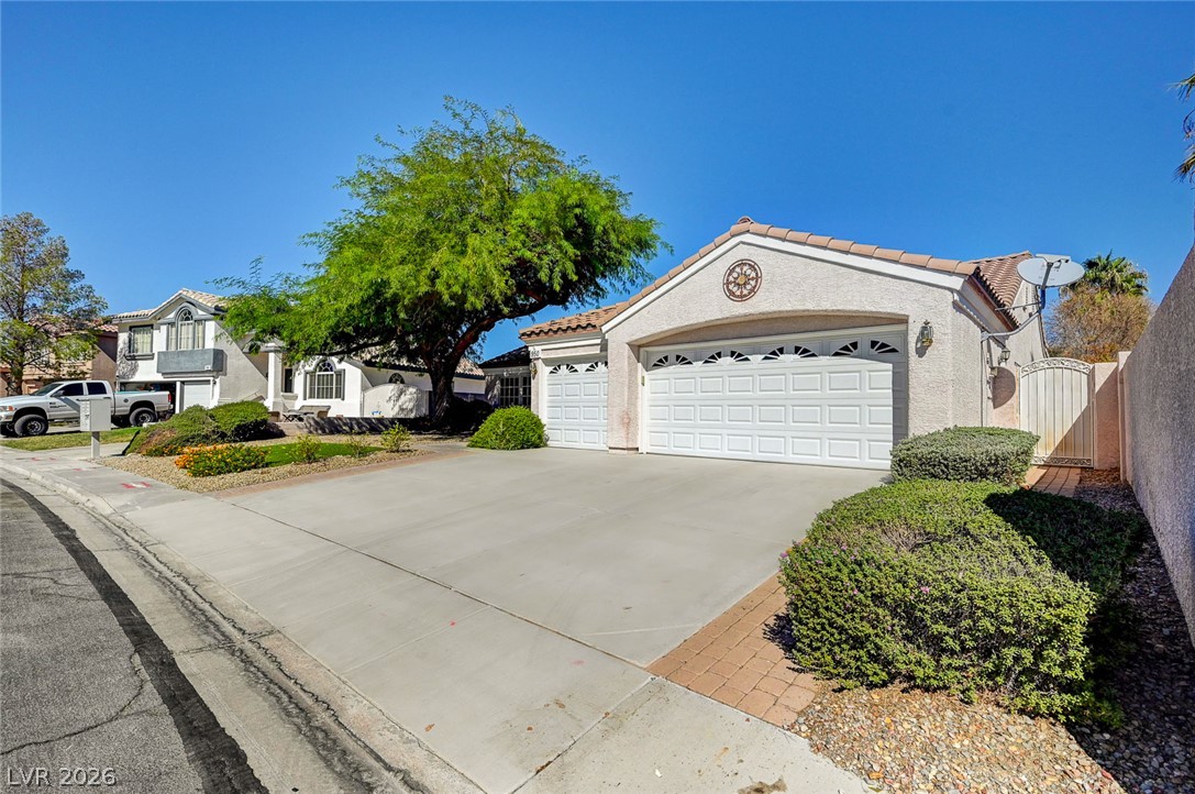 Photo 4 of 950 Denberry Way