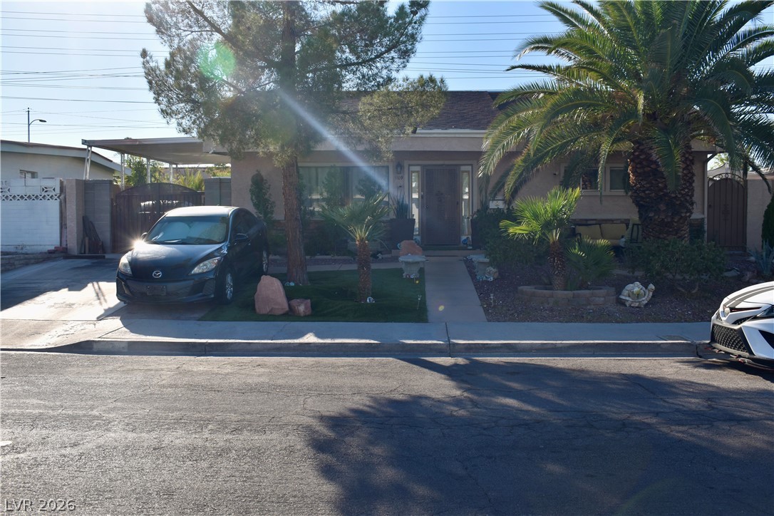 Photo 2 of 1109 Fay Boulevard