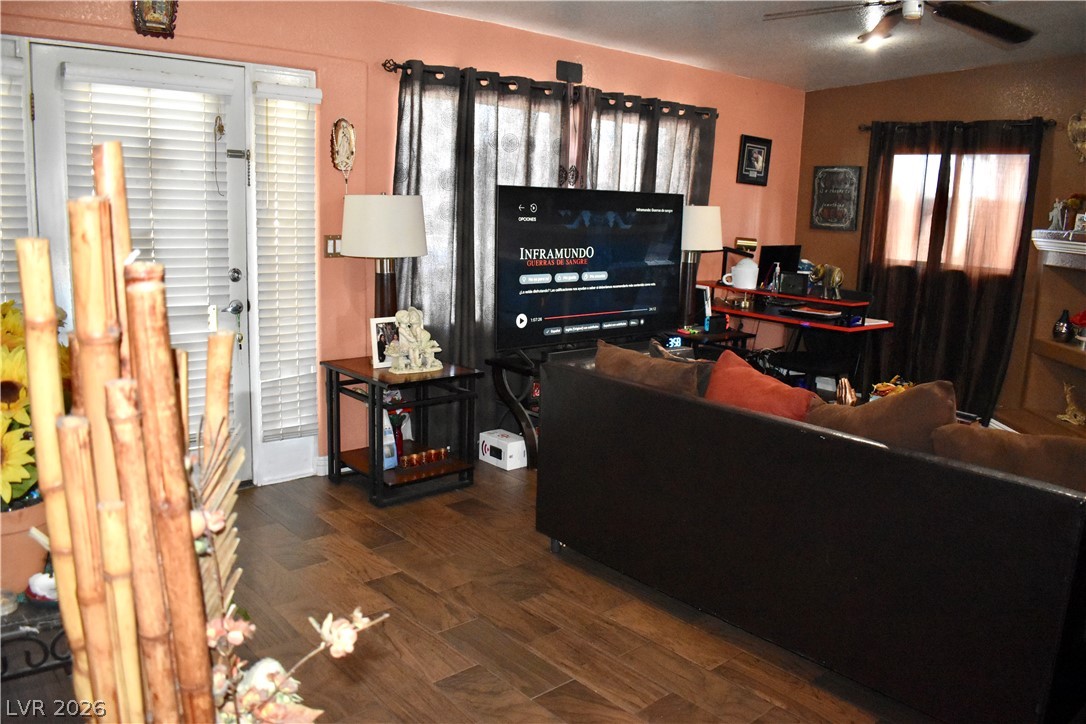 Photo 3 of 1109 Fay Boulevard