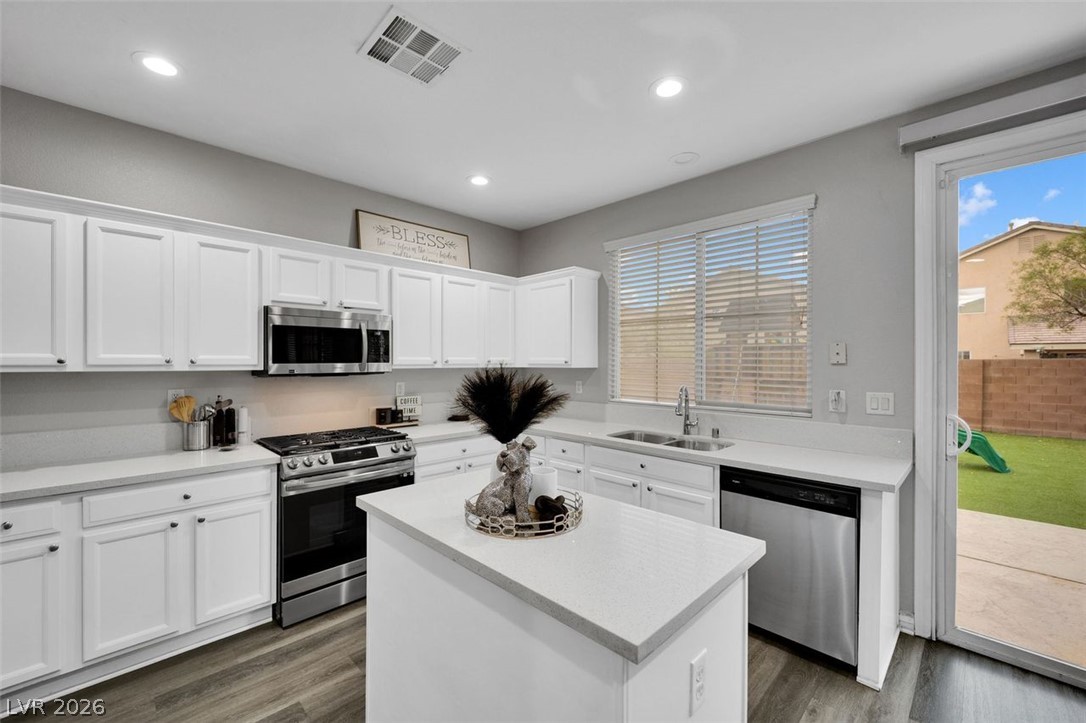 Photo 9 of 41, 6940 Willow Warbler Street