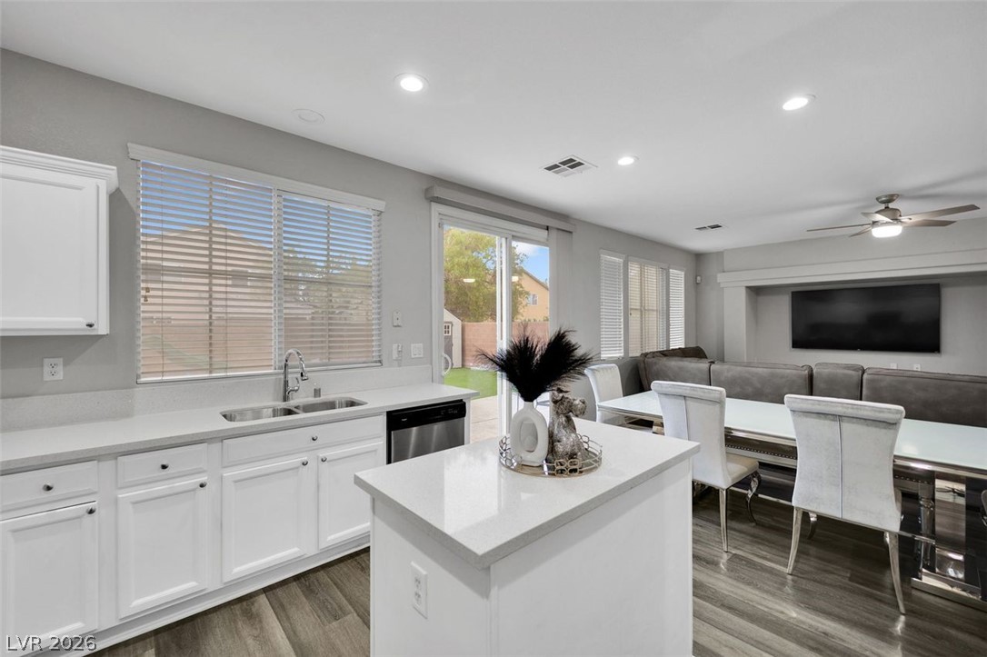 Photo 11 of 41, 6940 Willow Warbler Street