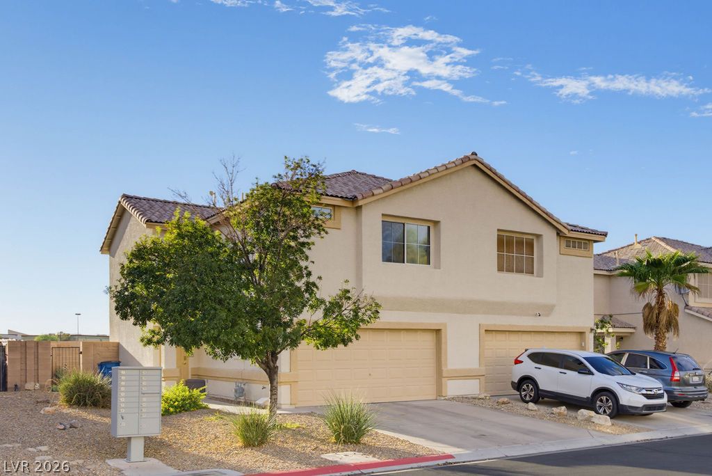 Photo 8 of 46, 715 Peregrine Falcon Street