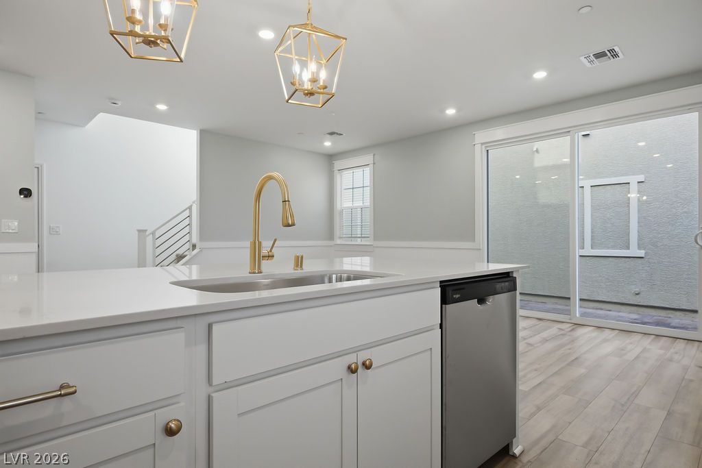 Photo 11 of 30, 3773 Trancoso Avenue