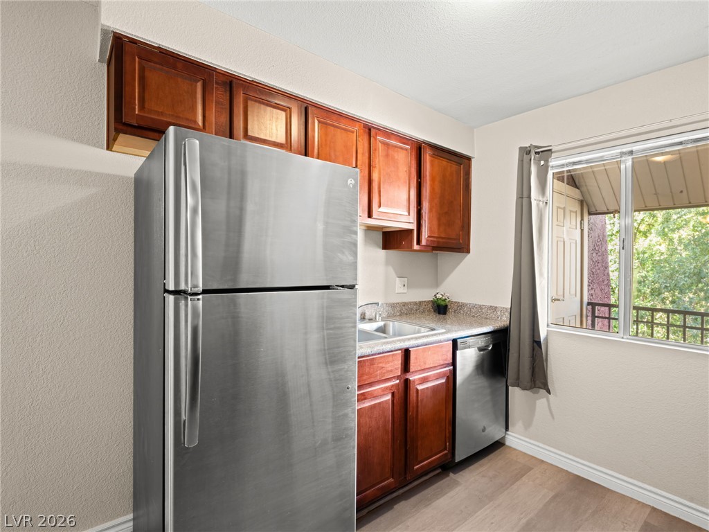 Photo 12 of 34, 4450 Sandy River Drive #78