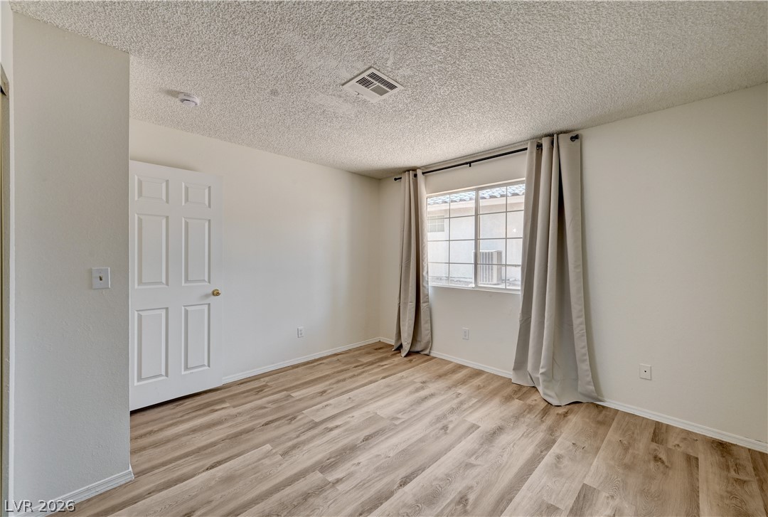 Photo 14 of 25, 2040 Willowbury Drive #C