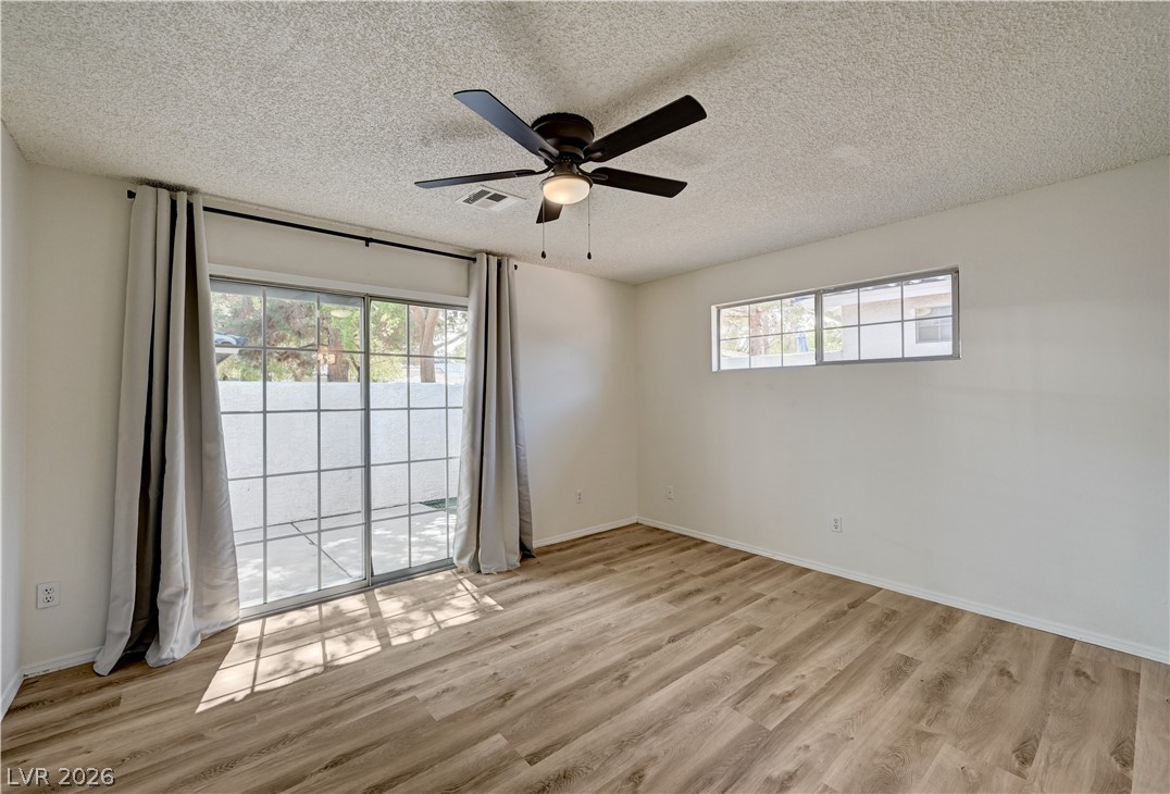 Photo 17 of 25, 2040 Willowbury Drive #C