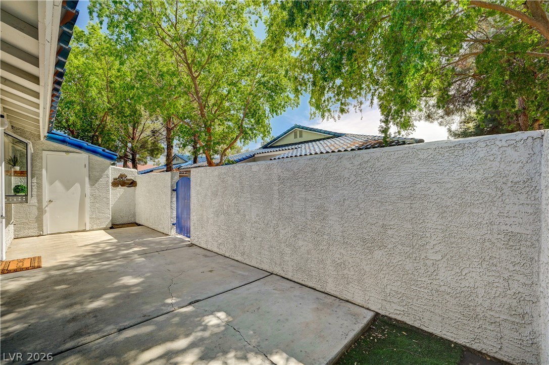 Photo 23 of 25, 2040 Willowbury Drive #C
