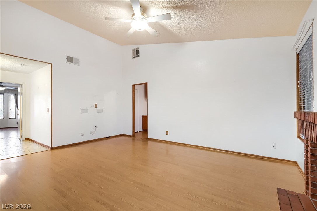 Photo 6 of 28, 749 Tenderfoot Circle