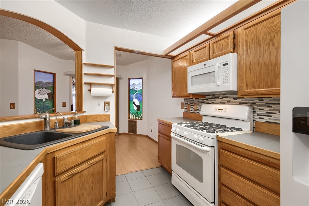 Photo 12 of 28, 749 Tenderfoot Circle