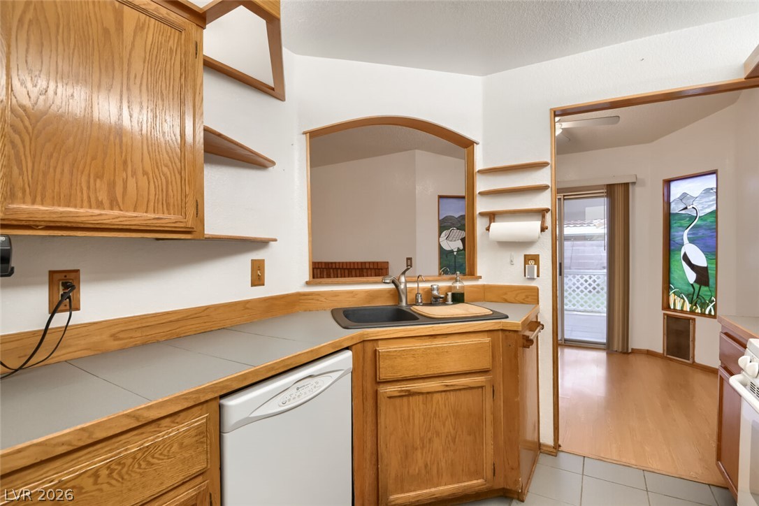 Photo 13 of 28, 749 Tenderfoot Circle