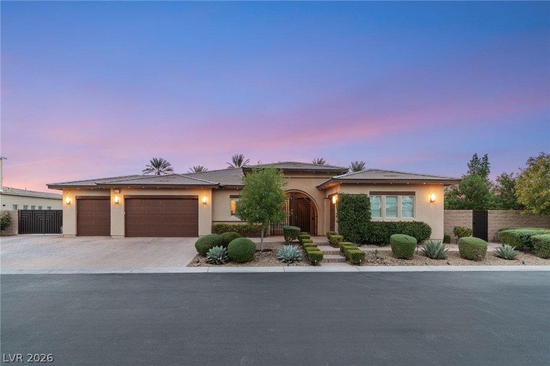 8255 Canyon Tree Court, Las Vegas 89113