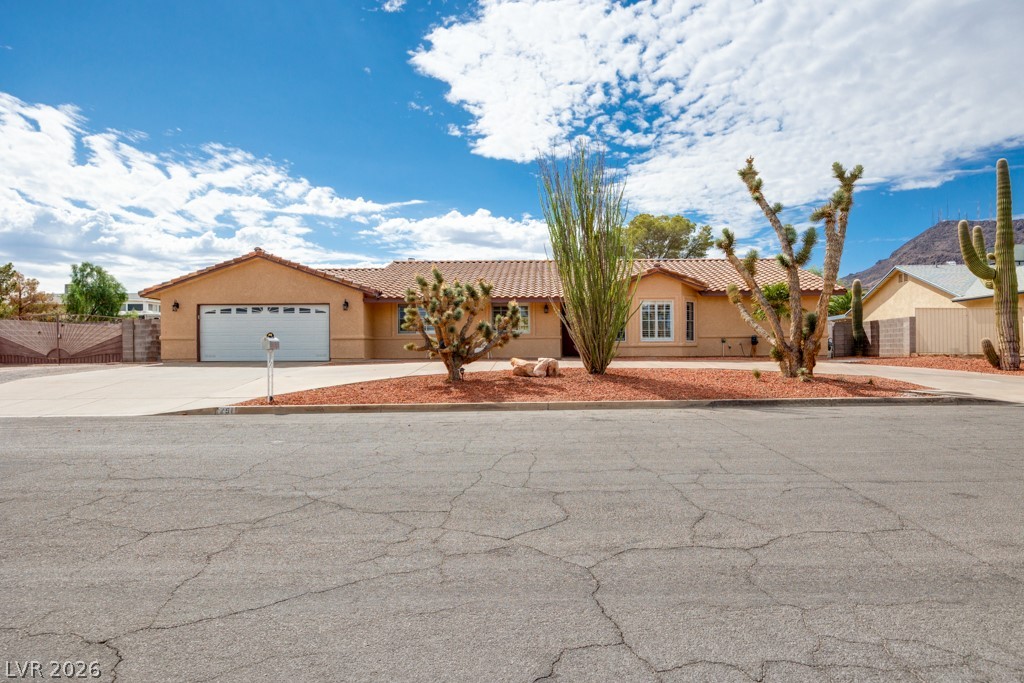 251 W Laval Drive, Henderson 89015
