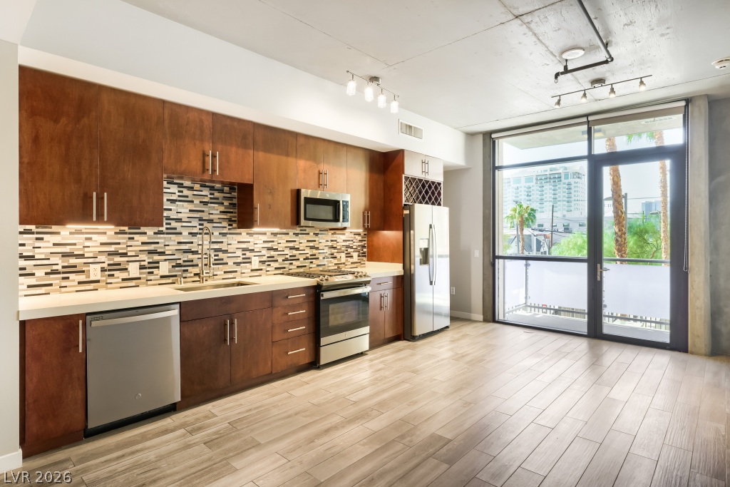 Photo 3 of 353 E Bonneville Avenue #253