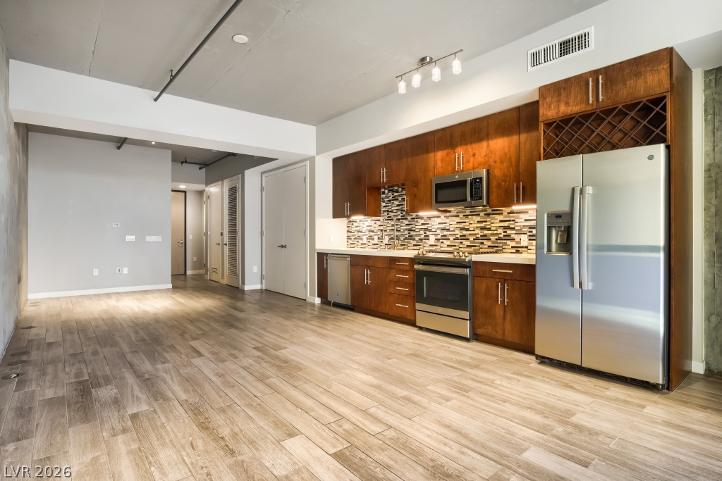 Photo 4 of 353 E Bonneville Avenue #253