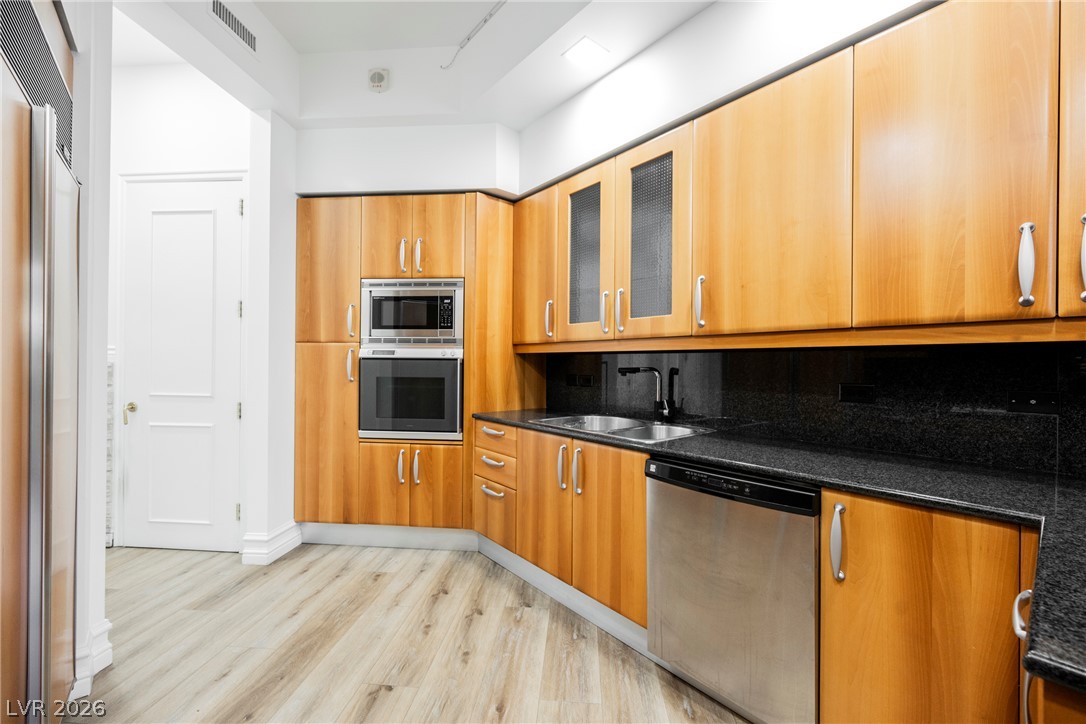 Photo 11 of 43, 2747 Paradise Road #104