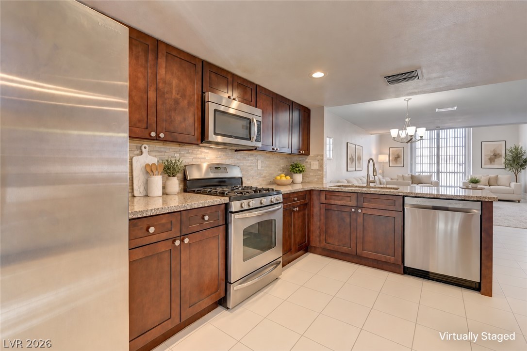 Photo 6 of 33, 6546 Ironbark Lane