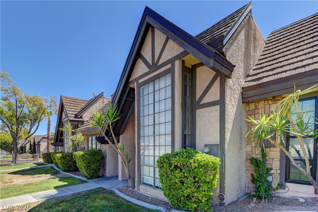 Photo 14 of 33, 6546 Ironbark Lane