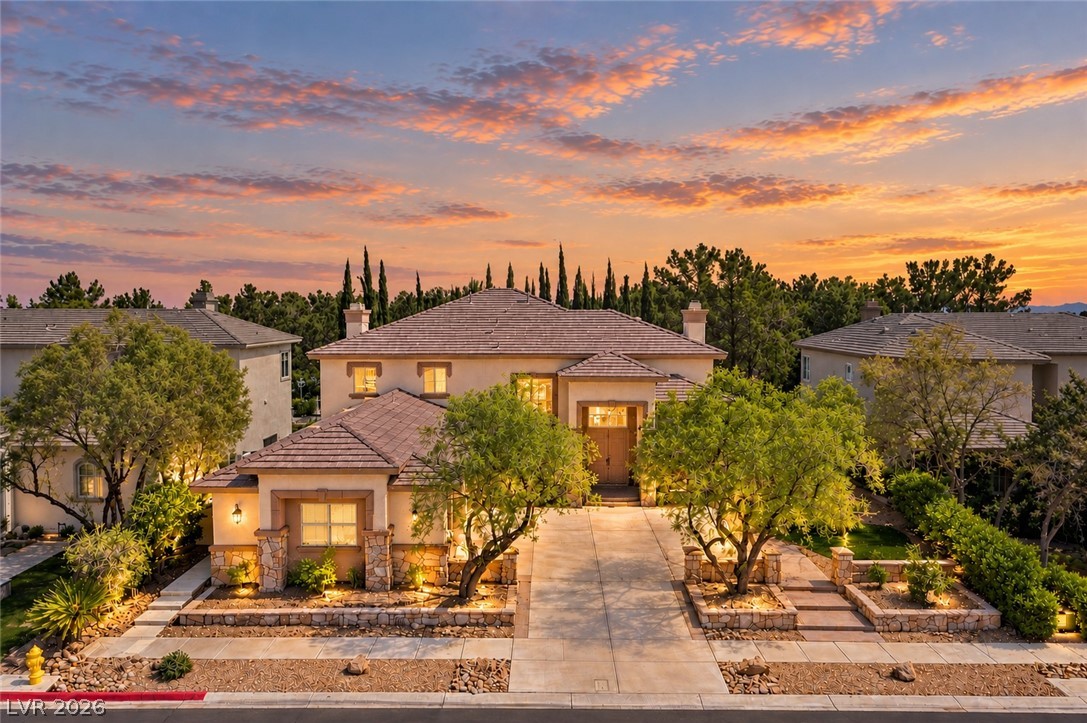 304 Queens Gate Court, Las Vegas 89145