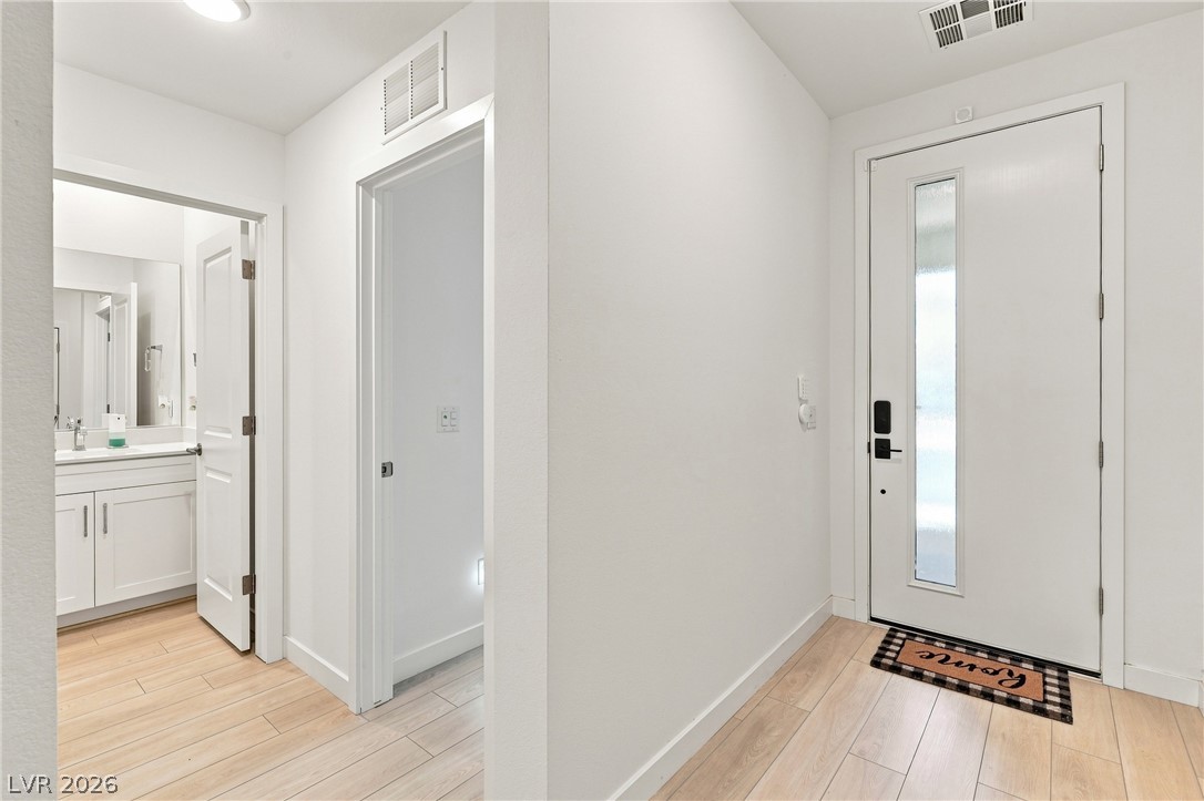 Photo 7 of 44, 709 Emerson Creek Court