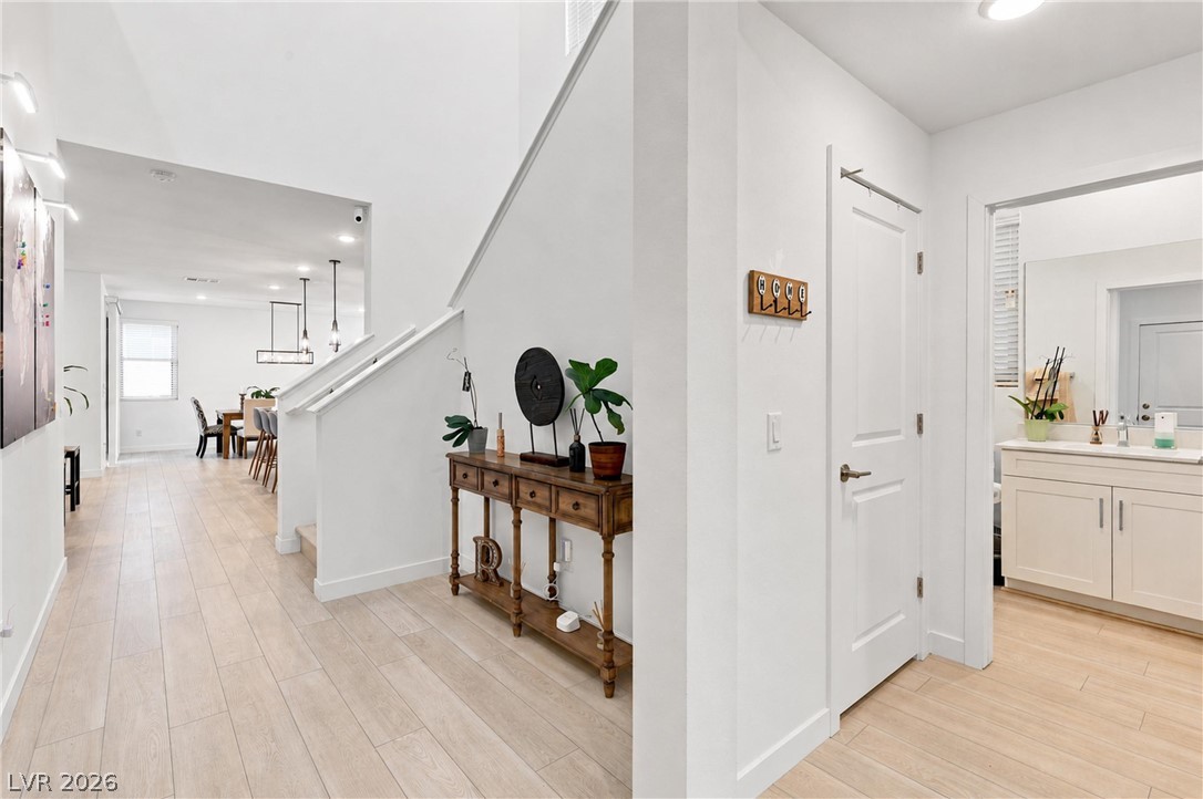 Photo 8 of 44, 709 Emerson Creek Court