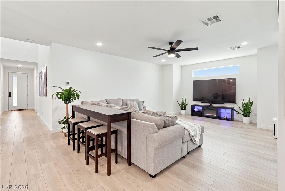 Photo 13 of 44, 709 Emerson Creek Court