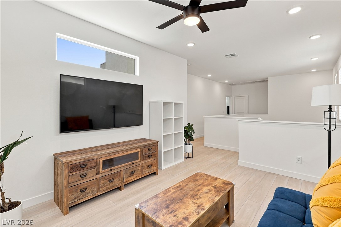 Photo 17 of 44, 709 Emerson Creek Court