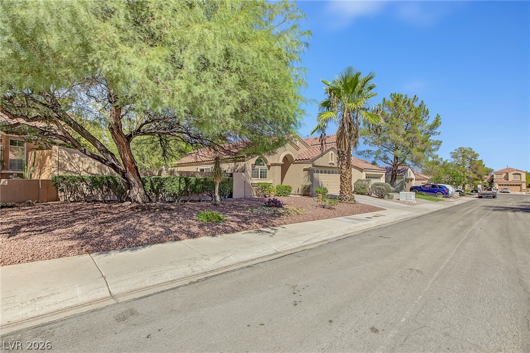 1705 Eagle Feather Street, Las Vegas 89128