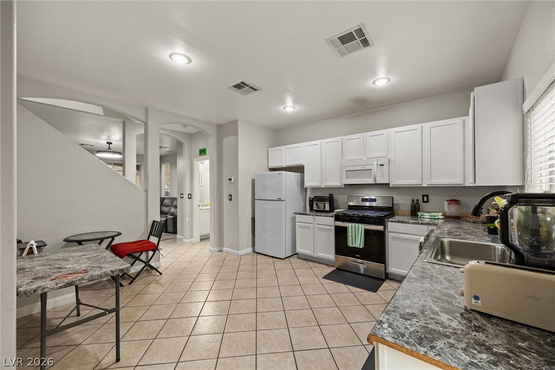 Photo 5 of 6880 Silver Eagle Avenue