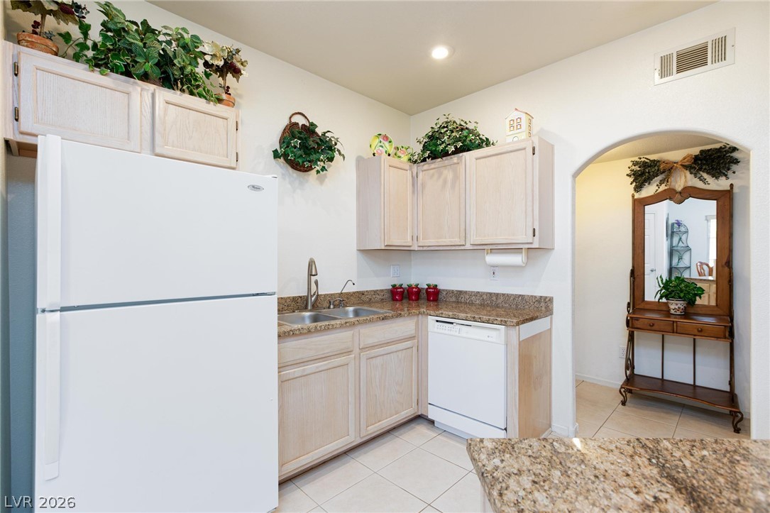 Photo 3 of 6480 Annie Oakley Drive #511